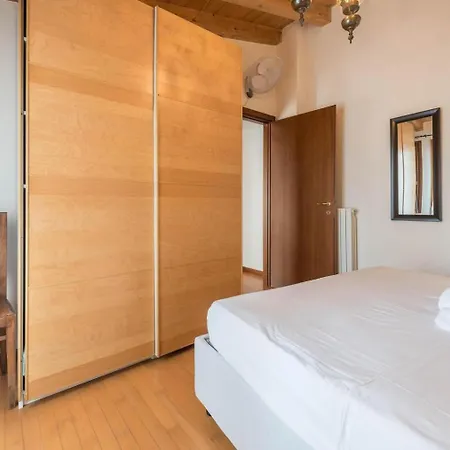 Borgo Tre Con Parcheggio Daire